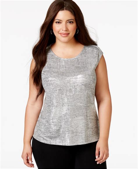 silver metallic sleeveless top